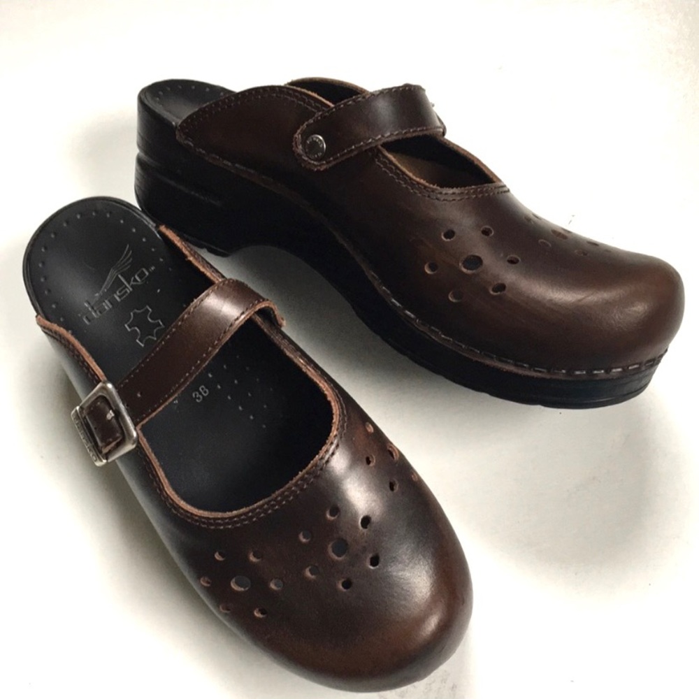 EUC Dansko leather shoes